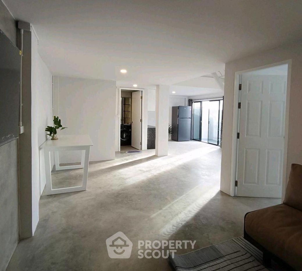 รูป คอนโด 2-ห้องนอน ที่ อีสท์ วูด พาร์ค คอนโดมิเนียม ใน สวนหลวง (ID 2468785) - รูปที่ 32/33