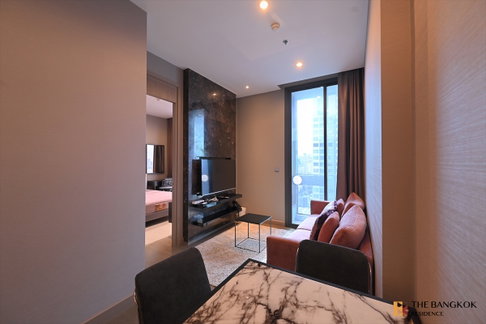 💚💚 For Sale: The Esse at Singha Complex - Beautiful Modern-Style Unit Near MRT Phetchaburi, with Easy Access to the CBD 💚💚