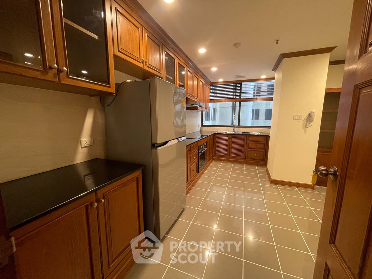 picture 3-BR Condo at Ruamsuk Condominium near BTS Thong Lor (ID 1817413) - 10/15