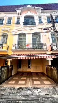 Townhouses for sale Ngam Wong Wan Road : 3 Bedroom Townhouse for sale at Baan Klang Muang Monte-Carlo  5913563