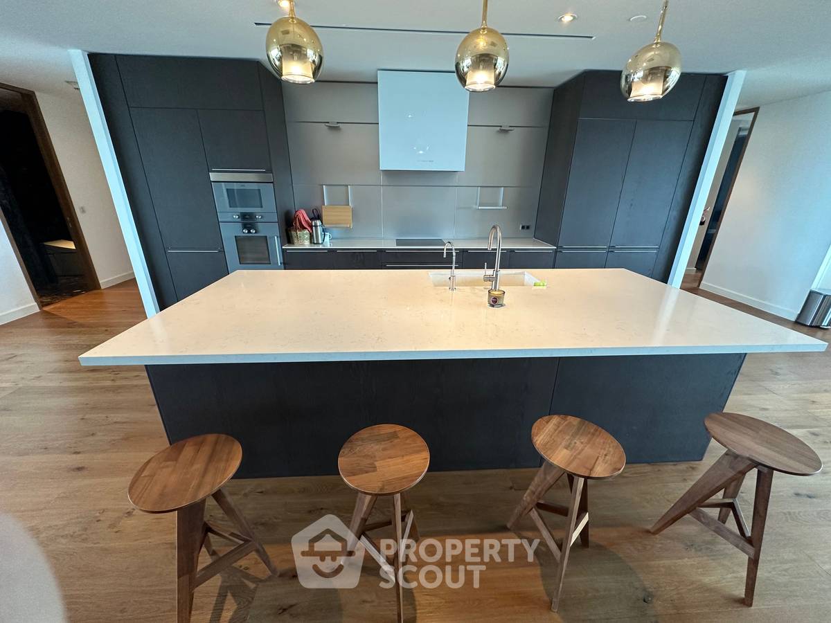 picture 3-BR Condo at 185 Rajadamri near BTS Ratchadamri (ID 1757459) - 12/37