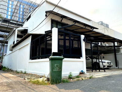 Houses for sale Ladprao 48, Chokchai 4, Ladprao 71 : 🏡 For Sale: 2-Storey  Early Ladprao Area ✨ Corner unit – Near MRT Ladprao 📍 Excellent location, with easy access to Ladprao / Ratchada / Vibhavadi