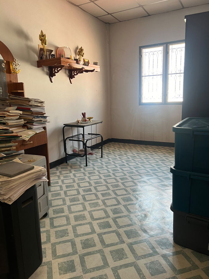 picture Two-Story Townhouse, Kanda Rama 2 Village, Samut Sakhon Best price! Worth buying to renovate for personal use or for profit from resale - 15/17