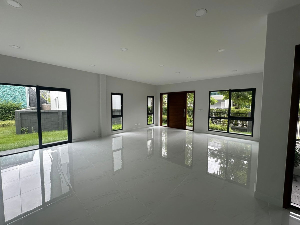 รูป 🏡 Luxury Single House ✨ ชั้นนำของโครงการ – 📏 แปลงใหญ่พิเศษ 🌳 ติดสวน 🏡 พร้อม Smart Home ทั้งหลัง - รูปที่ 4/20