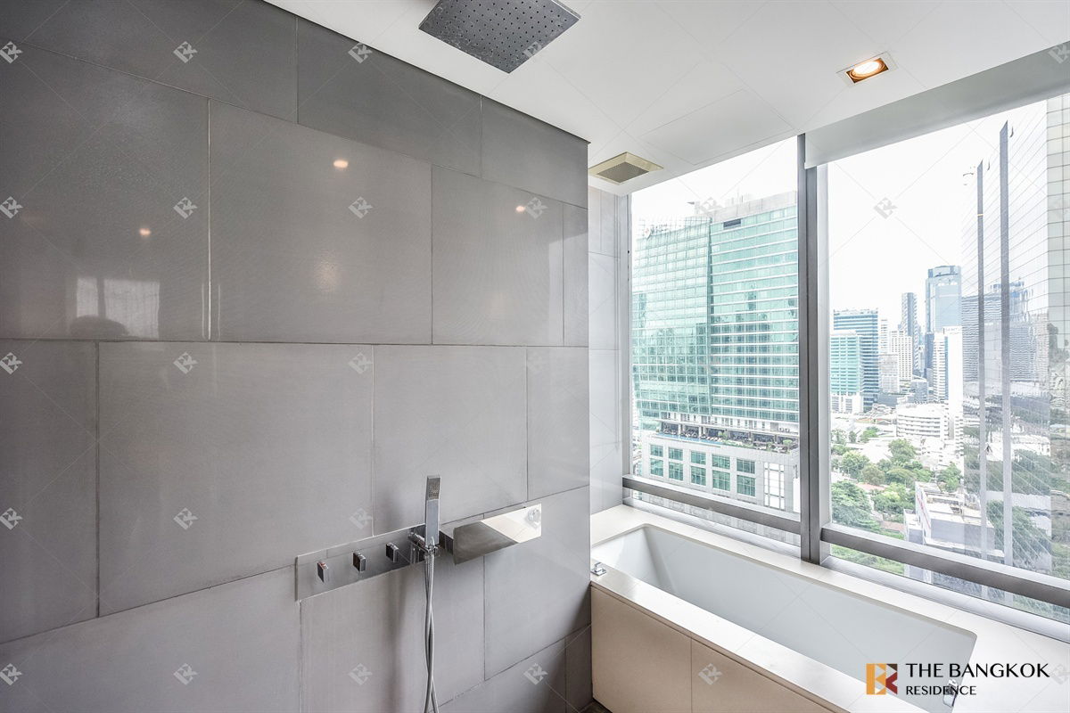 รูป The Bangkok Sathorn ⭐ Luxury Livinh with High-Floor Unit 💎 ใกล้ BTS สุรศักดิ์ - รูปที่ 10/11