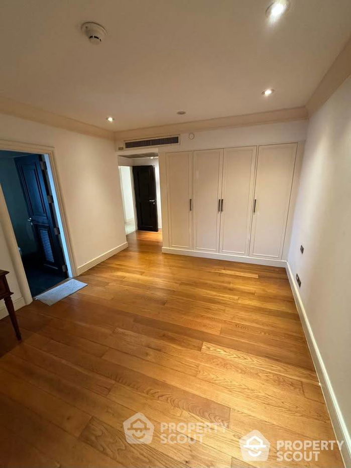 picture 4-BR Condo at All Seasons Mansion Condominium near BTS Phloen Chit (ID 2240530) - 23/26