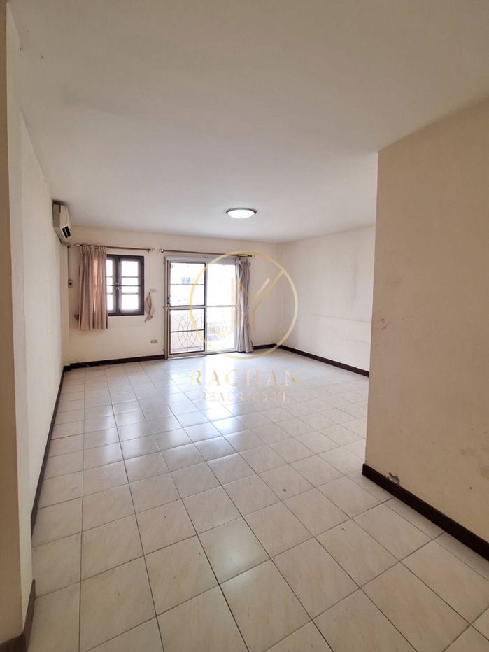 รูป ขายด่วน ทาวน์เฮ้าส์ 3 ชั้น ตามสภาพ ซ.พิบูลสงคราม 22 แยก 6 (ซ.วัดกำแพง8) เนื้อที่ 23.3 ตร.ว พื้นที่ใช้สอย 140 ตร.ม - รูปที่ 11/18