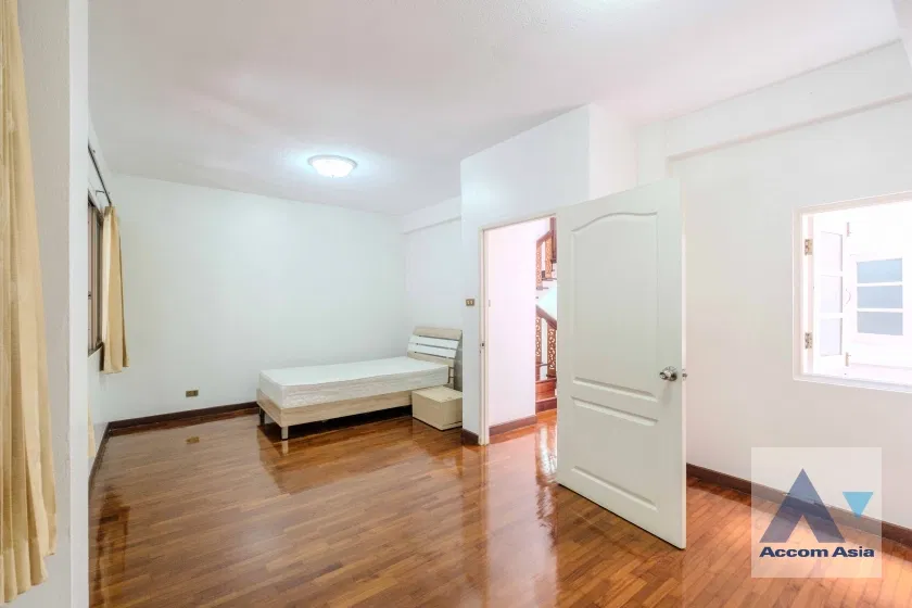 รูป 🔼🔽 AccomA 📩 4 BR Townhouse @Yenakart Residence (120058) - รูปที่ 8/20