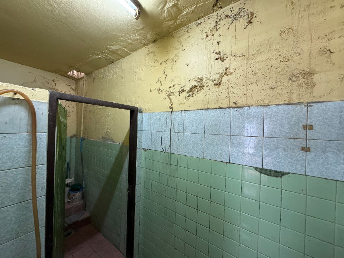 รูป ขายตึกแถว 2 ชั้น 9 ตร.วา จรัญสนิทวงศ์ 69 ห่าง MRT สิรินธร 750 เมตร 1.8 ล้านบาท - รูปที่ 5/11