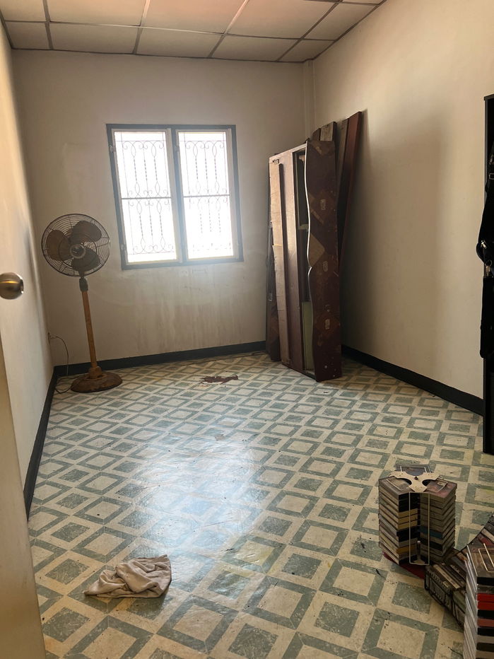 picture Two-Story Townhouse, Kanda Rama 2 Village, Samut Sakhon Best price! Worth buying to renovate for personal use or for profit from resale - 14/17