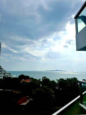 Condos for rent : The Palm Wongamat Beach Studio Sea View Condo for Rent