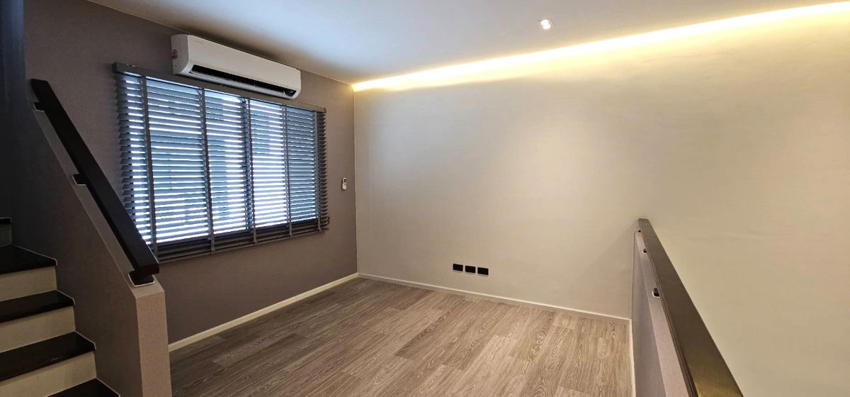 picture Home office for sale, Vibhavadi 64. 3.5-story home office with land (57.7 sq.wa). Beautifully renovated and ready to move in. - 12/19