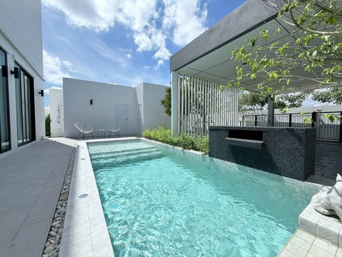 ขายบ้าน Pool Villa 2 ชั้น เลคุณภาพ สันผักหวาน-หางดงเชียงใหม่ ใกล้โรงเรียนนานาชาติหลายแห่ง T.0946511456