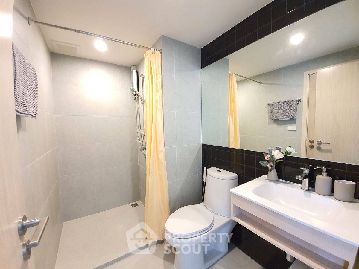 picture 3-BR Condo at Nue Noble Chaengwattana in Bang Talat (ID 2138879) - 12/17