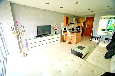 Condos for sale 700 Year Sports Arena Chiang Mai : 2-BR Condo at S Condominium close to Chiang Mai University (ID 998104)