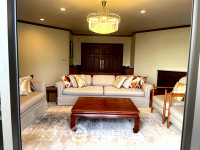 Condos for rent Med Park Hospital : 3-BR Condo at Ruamsuk Condominium near BTS Thong Lor (ID 1817413)