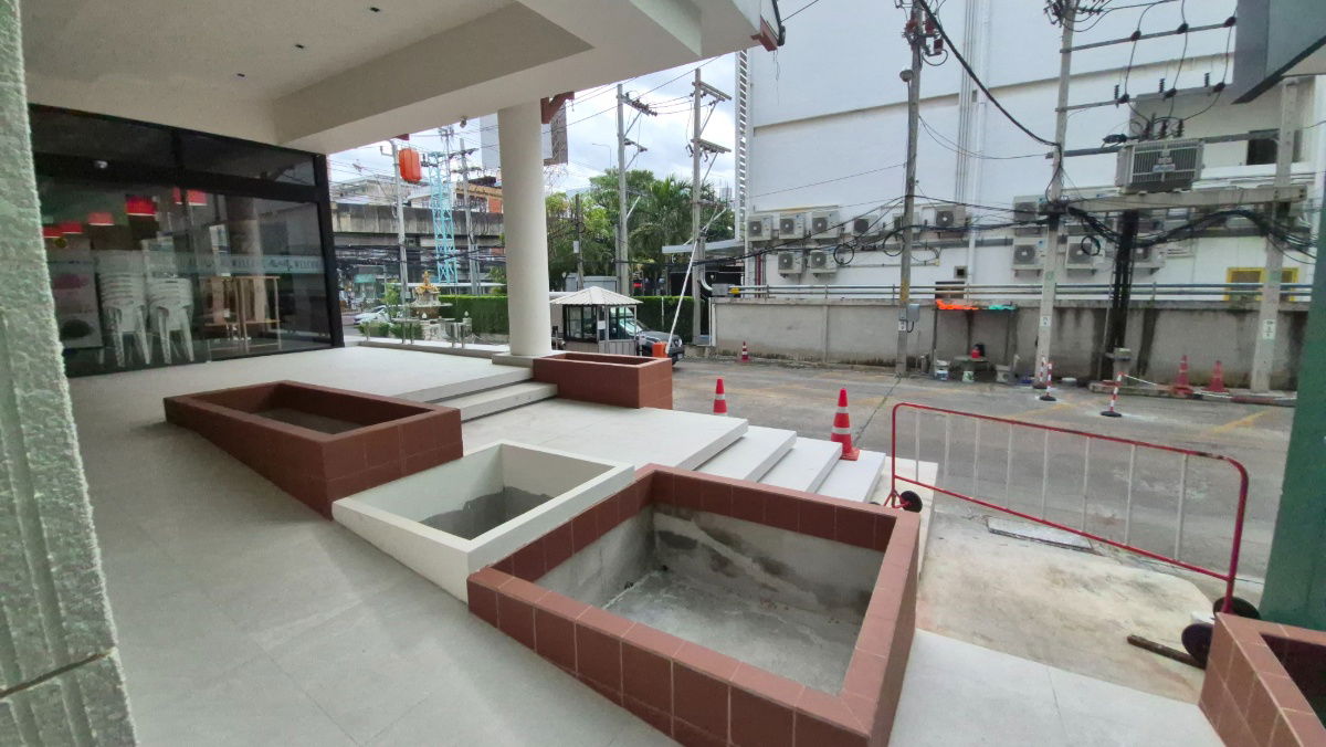 รูป  อาคารสำนักงานติดถนนใกล้ ม.รามคำแหง-ทางด่วน-สุวรรณภูมิ-วงแหวน!  เดินถึงสถานี  MRT สายสีส้ม - รูปที่ 6/11