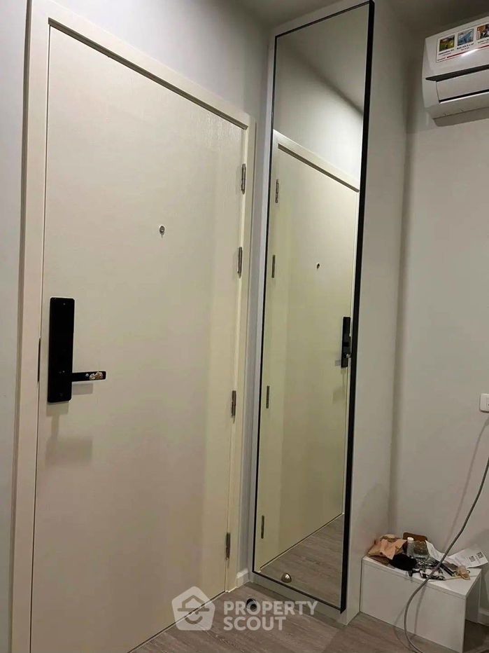 picture 1-BR Condo at Blue Phahonyothin 35 near BTS Ratchayothin (ID 2474495) - 8/9