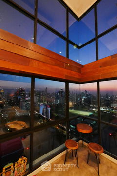 2-BR Condo at The Rajdamri near BTS Ratchadamri (ID 2473612)