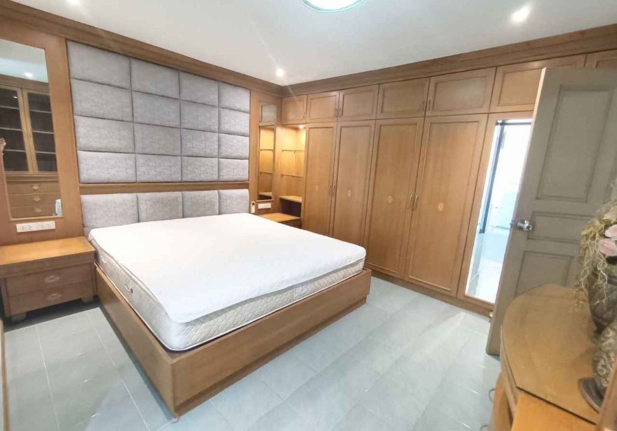 picture Ratchada City                 condo - 6/12