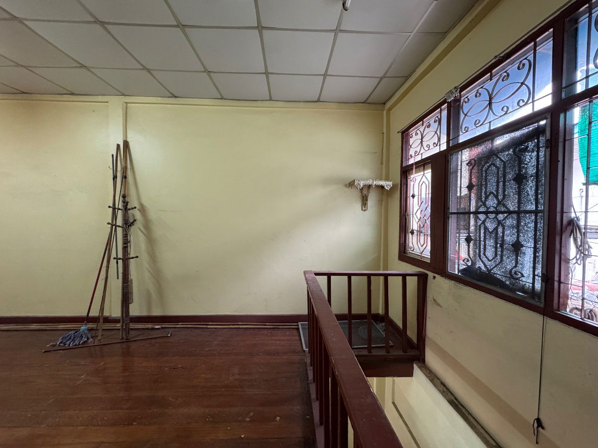 รูป ขายตึกแถว 2 ชั้น 9 ตร.วา จรัญสนิทวงศ์ 69 ห่าง MRT สิรินธร 750 เมตร 1.8 ล้านบาท - รูปที่ 10/11