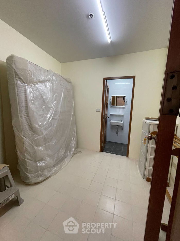 picture 3-BR Condo at Ruamsuk Condominium near BTS Thong Lor (ID 1817413) - 13/15