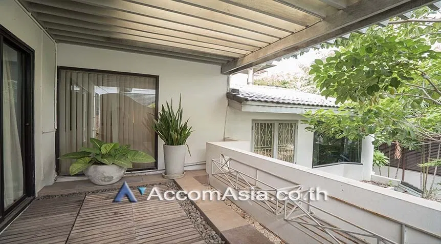 รูป 🔼🔽 AccomA 📩 Renovated house with garden and charming wood interiors (40181) - รูปที่ 13/17