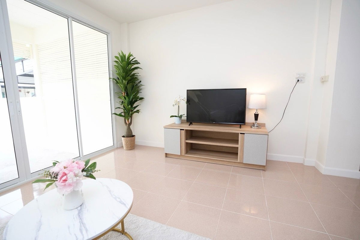 picture 🏡 2-Storey Townhouse for Sale – 🚇 Near Ladprao MRT ✨ Fully Renovated, Ready to Move In 💥 #FreeTransfer - 4/14