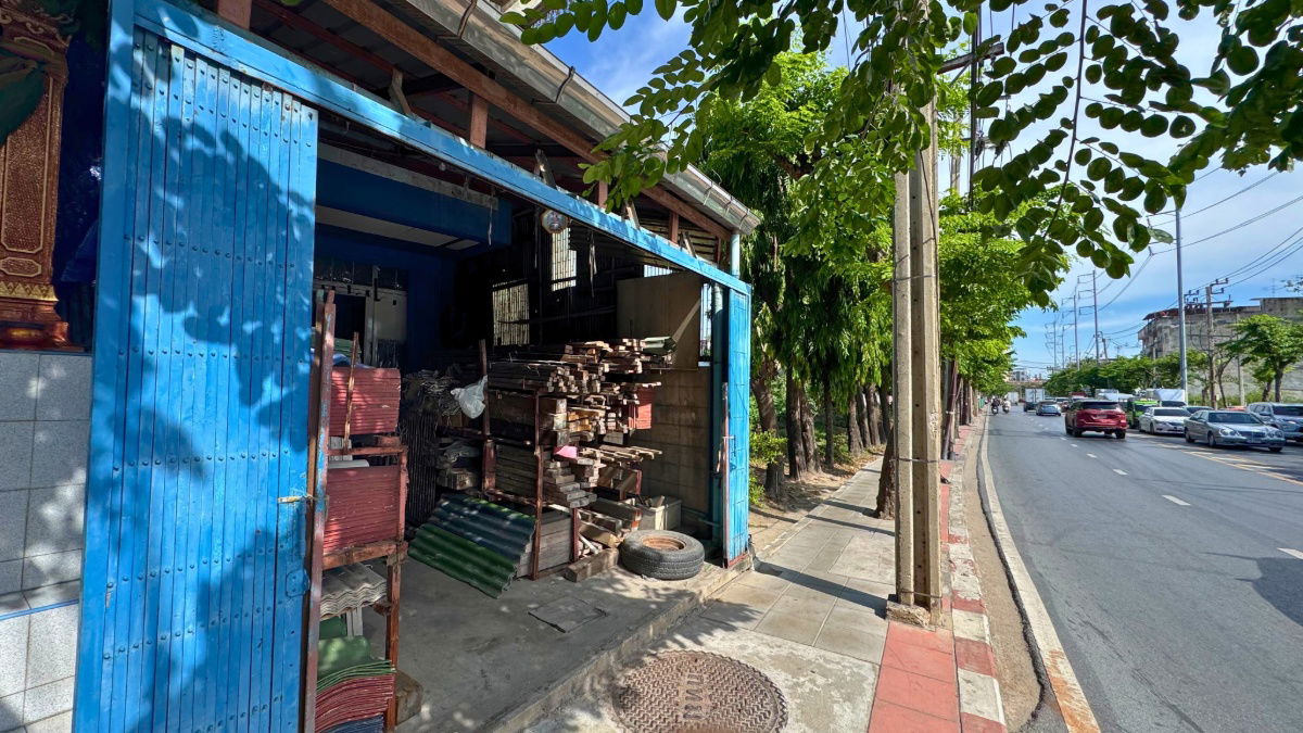 รูป ให้เช่าอาคารพาณิชย์ 3 ชั้นพร้อมโกดังเก็บสินค้า พื้นที่กว่า 52.8 ตารางวา ตำแหน่งหัวมุมถนนใหญ่ประชาอุทิศ และ ซอยประชาอุทิศ 99 - รูปที่ 8/33