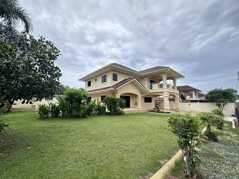 Large Pool Villa in Pattaya for Sale in Pattaya near HIGATE International school