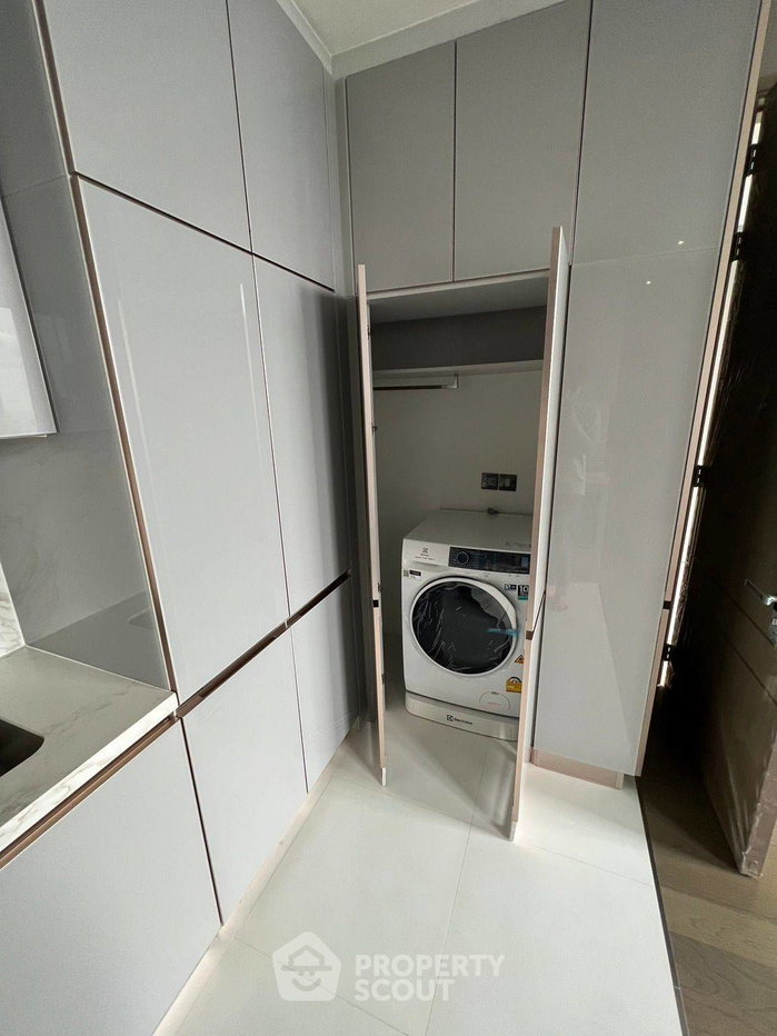 picture 2-BR 73 Sqm, 34th-Floor At The Esse, 100m to MRT Phetchaburi (ID 1385976) - 3/25