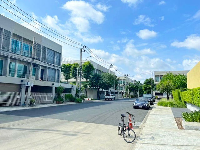 รูป เดอะไนน์ พระราม 9 1.2 กม. พัฒนาการ18-26 พระราม9 ARL รามคำแหง 1.8 กม. ให้เช่าทาวน์โฮม 3 ชั้น 3 นอน 3 น้ำ - รูปที่ 6/8