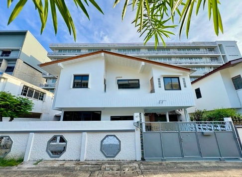 ให้เช่า บ้านสวย บ้านเดี่ยว โฮมออฟฟิต 2 ชั้น 52 ตรว. พร้อมอยู่ ถ.พัฒนาการ ซอย 39 (ม.ปรีชา 1) 4นอน 3น้ำ ราคาพิเศษ