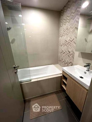 คอนโดให้เช่า : คอนโด 1-ห้องนอน ที่ โอกะ เฮ้าส์ สุขุมวิท 36 ใกล้ BTS ทองหล่อ (ID 2445028)