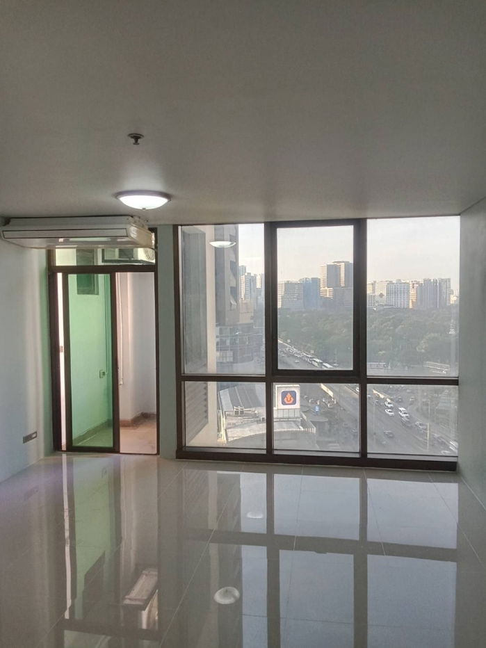 รูป คอนโด ลุมพินีพาร์ควิว ติดMRTลุมพินี ตรงข้ามเดินถึง ONE BANGKOK - รูปที่ 4/10