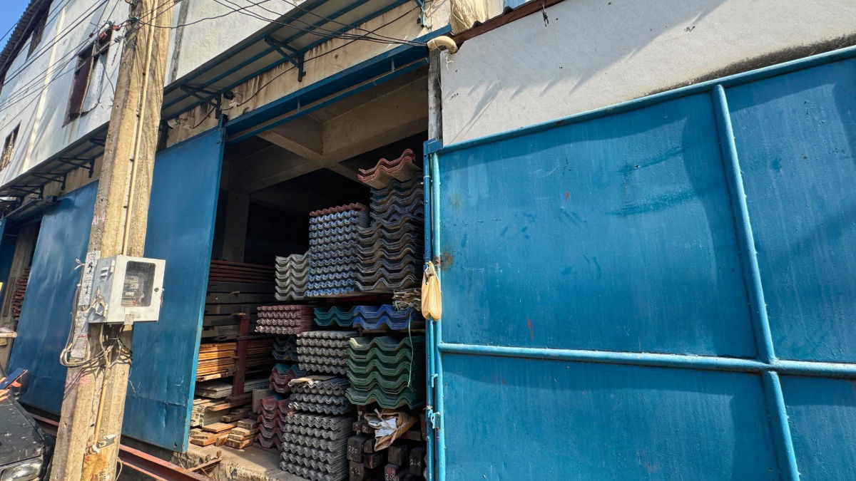 รูป ให้เช่าอาคารพาณิชย์ 3 ชั้นพร้อมโกดังเก็บสินค้า พื้นที่กว่า 52.8 ตารางวา ตำแหน่งหัวมุมถนนใหญ่ประชาอุทิศ และ ซอยประชาอุทิศ 99 - รูปที่ 18/33