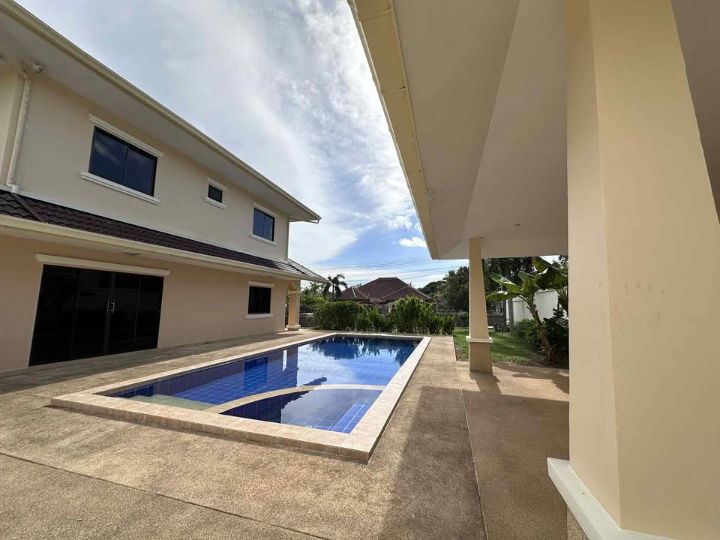 picture Large Pool Villa in Pattaya for Sale in Pattaya near HIGATE International school - 24/32