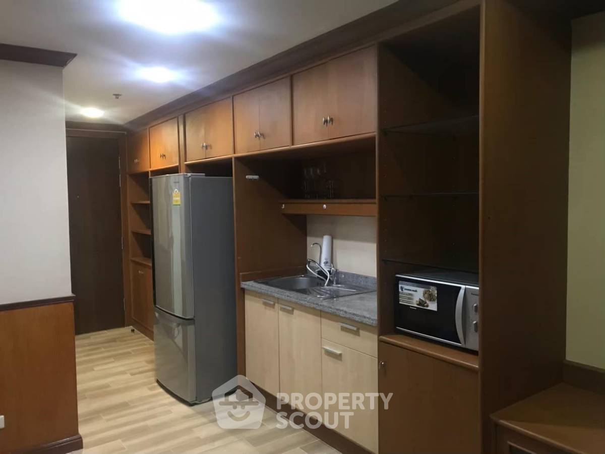 picture 2-BR Condo at The Trendy Condominium near BTS Nana (ID 1472040) - 2/7