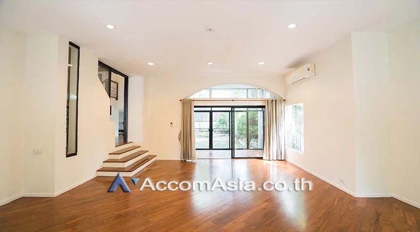 รูป 🔼🔽 AccomA 📩 Renovated house with garden and charming wood interiors (40181) - รูปที่ 5/17
