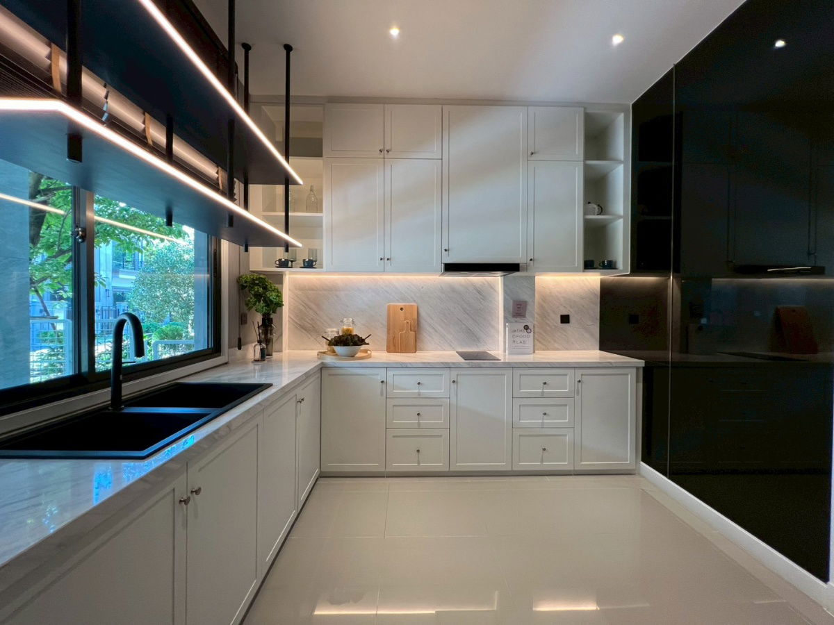 picture A luxurious two-story mansion in the GRAND BANGKOK BOULEVARD State BANGNA project offers you relaxation and tranquility. - 4/13