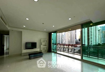 Condos for rent Middle Sukhumvit : 3-BR Condo at Royce Private Residences near MRT Sukhumvit (ID 2474346)