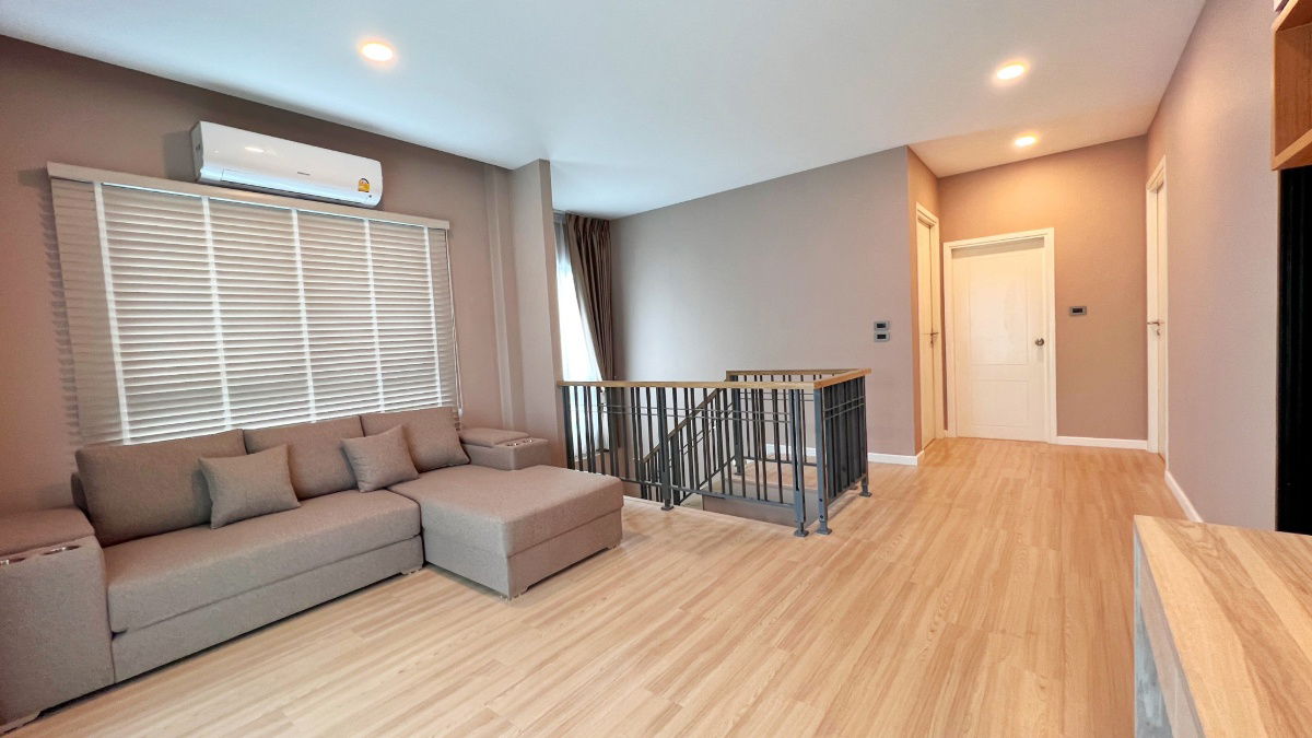 picture !!Sell at LOSS!! Two storey detached house, 3 bedrooms, 4 bathrooms fully furnished in Pattaya, ready to move in !!! - 12/21