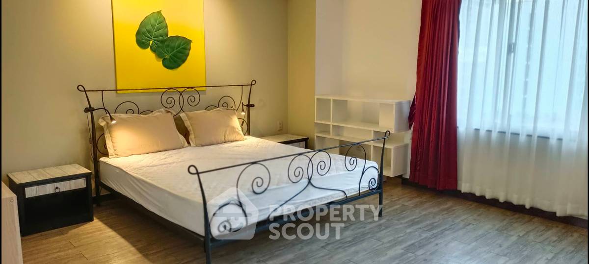 picture 3-BR Condo at Baan Prida Condominium near BTS Nana (ID 2471763) - 8/12