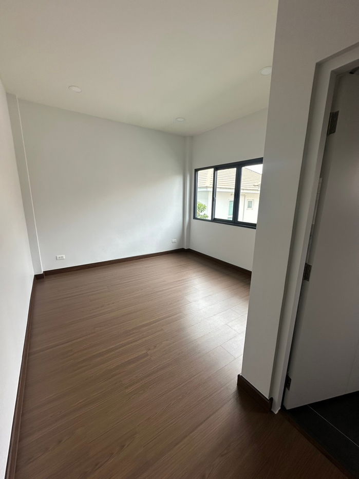 รูป 🏡 Luxury Single House ✨ ชั้นนำของโครงการ – 📏 แปลงใหญ่พิเศษ 🌳 ติดสวน 🏡 พร้อม Smart Home ทั้งหลัง - รูปที่ 10/20