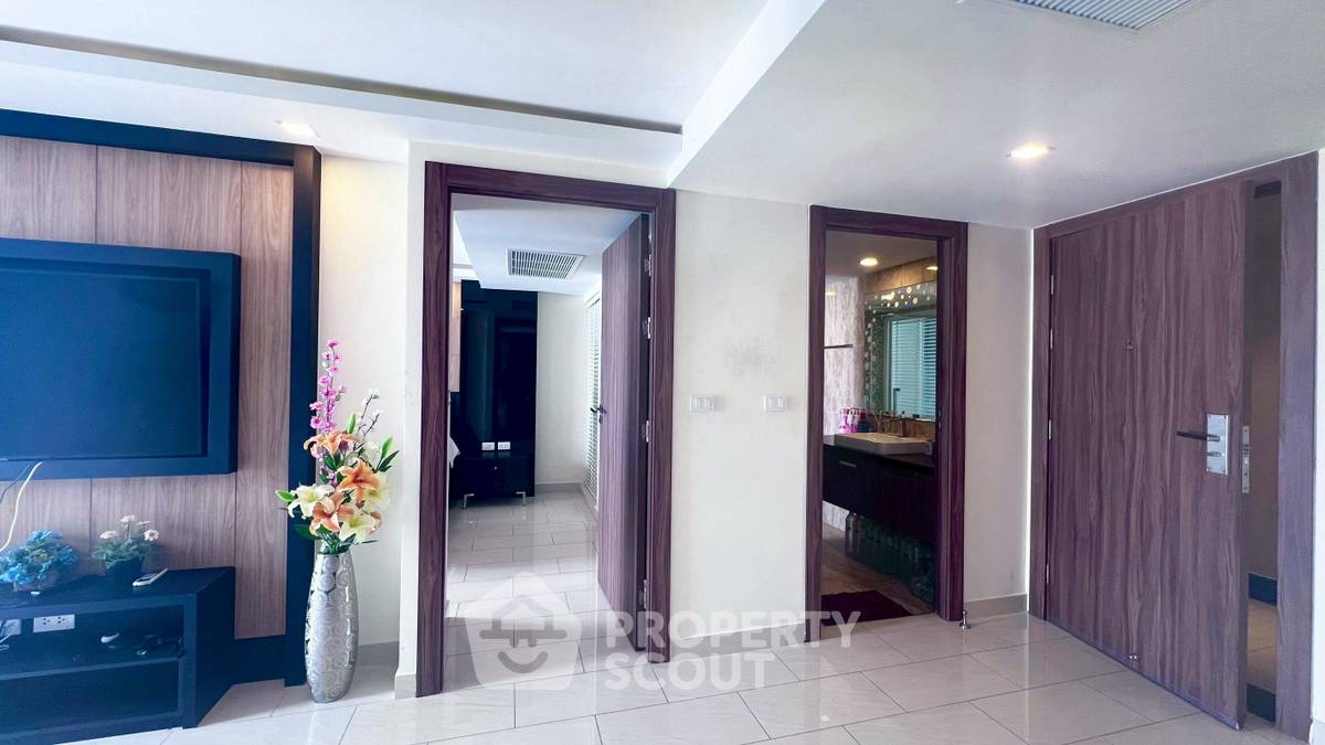 picture 1-BR Condo at Grand Avenue Pattaya close to Pattaya South (ID 2465218) - 2/14