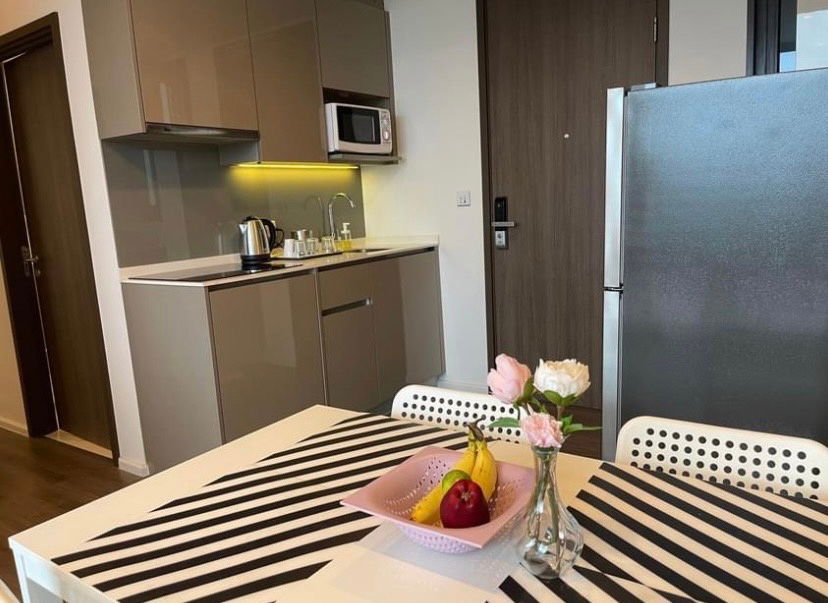 รูป Condo for Rent: Whizdom Essence Sukhumvit Near BTS Punnawithi - รูปที่ 5/8