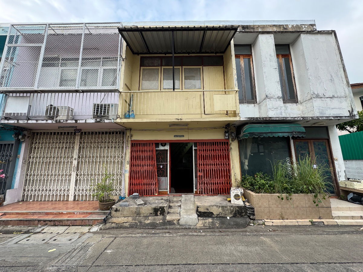 รูป ขายตึกแถว 2 ชั้น 9 ตร.วา จรัญสนิทวงศ์ 69 ห่าง MRT สิรินธร 750 เมตร 1.8 ล้านบาท - รูปที่ 3/11