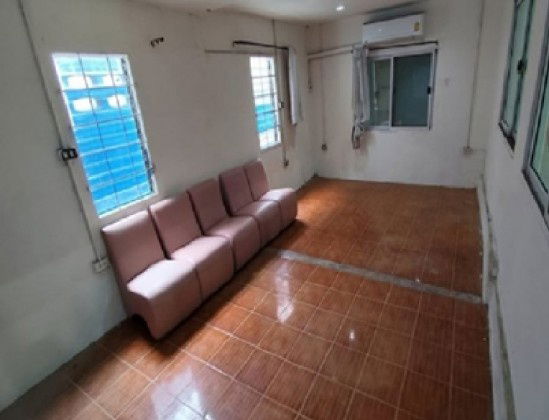 รูป ให้เช่า โกดังพร้อมสำนักงาน ซอยลาดพร้าววังหิน เข้าซอยไม่ลึก 50 เมตร / พื้นที่โกดัง 420 ตารางเมตร / รถสิบล้อเข้าซอยได้ - รูปที่ 8/10