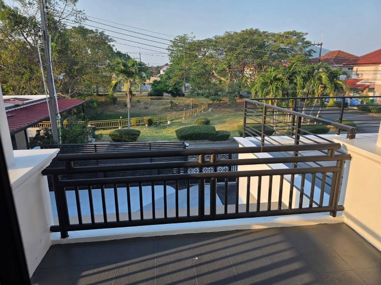 รูป ให้เช่าบ้านเดี่ยว 2 ชั้น ขนาด 80 ตร.วา พร้อมอยู่ เฟอร์นิเจอร์ครบ ใกล้โรบินสัน เดินทางสะดวก อยู่แหล่งชุมชน
มบ.สินทวี

 - รูปที่ 14/15