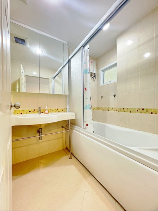 picture For rent Life @Ratchada Ready to move in - 8/16